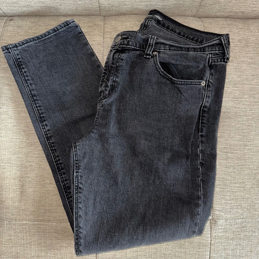 Old Navy Size 10 Mid-Rise Boyfriend Jeans